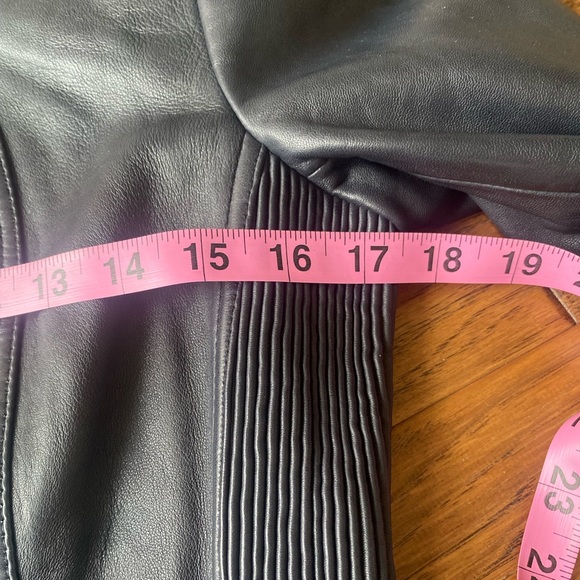 **BRAND NEW ** Navy Blue Danier Leather Jacket - Picture 7 of 10